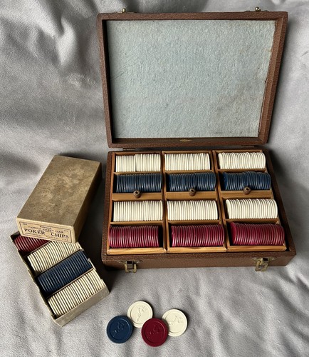 Complete 1930s Set of Vintage Clay Horse & Jockey Poker Chips in Wood Case 
