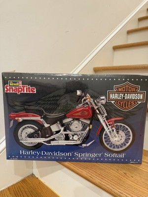 Revell Harley Davidson Softail 1:8 Model Kit Snaptite #7303 1995 NEW SEALED