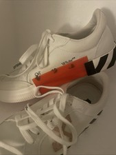 Women s OFF WHITE Virgil Abloh Size 8.5 White With Warm Pink Emblem