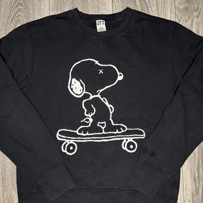 KAWS Peanuts Uniqlo Sweatshirt Mens Small Snoopy Skateboard Graphic Crewneck