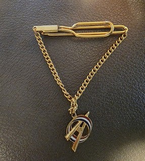 Explorer 1950 60's Circle V Rocket Design Enameled Chain Style Tie Bar NPC3