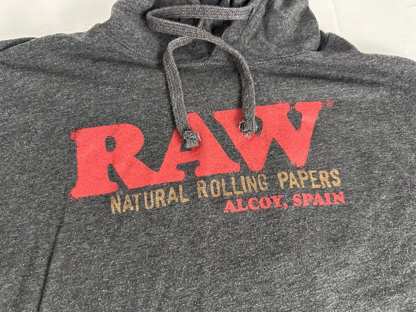 RAW Natural Rolling Papers Lightweight Hoodie Shi… - image 2