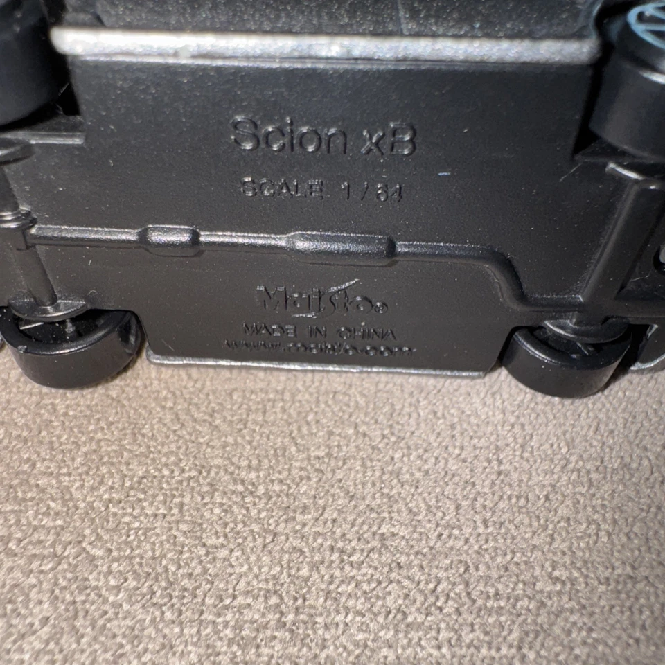 复古-Maisto- 1/64 比例-Scion XB 玩具车 二手状况完好 — 第 3/4 张图片