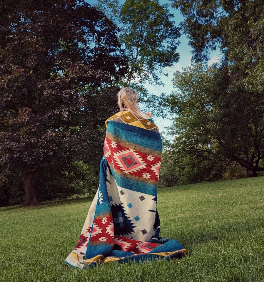 Extra Large - REVERSIBLE ALPACA Wool Blanket Andean Pattern 75x90 in - Image 3 of 4