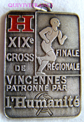 IP701 - Badge D'Official of / The 12° Cross De L'Humanities