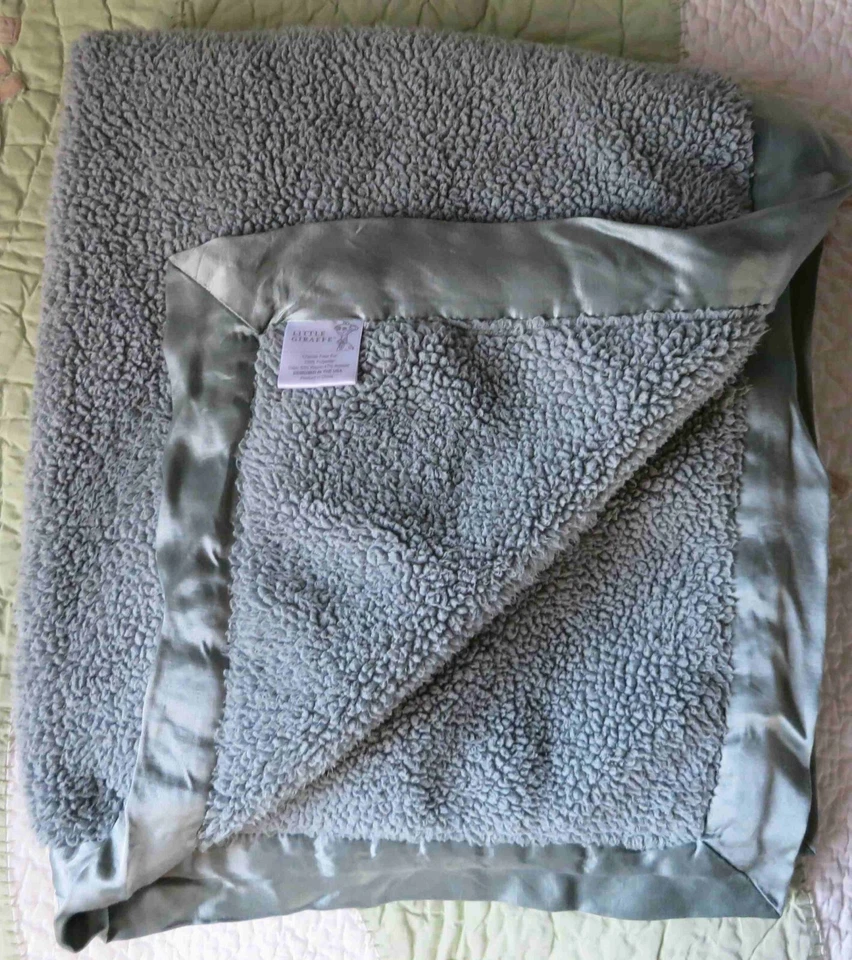 Manta de bebé de felpa gruesa sherpa verde salvia pequeña jirafa Lovey con borde satinado usada en excelente estado Foto 3 de 4