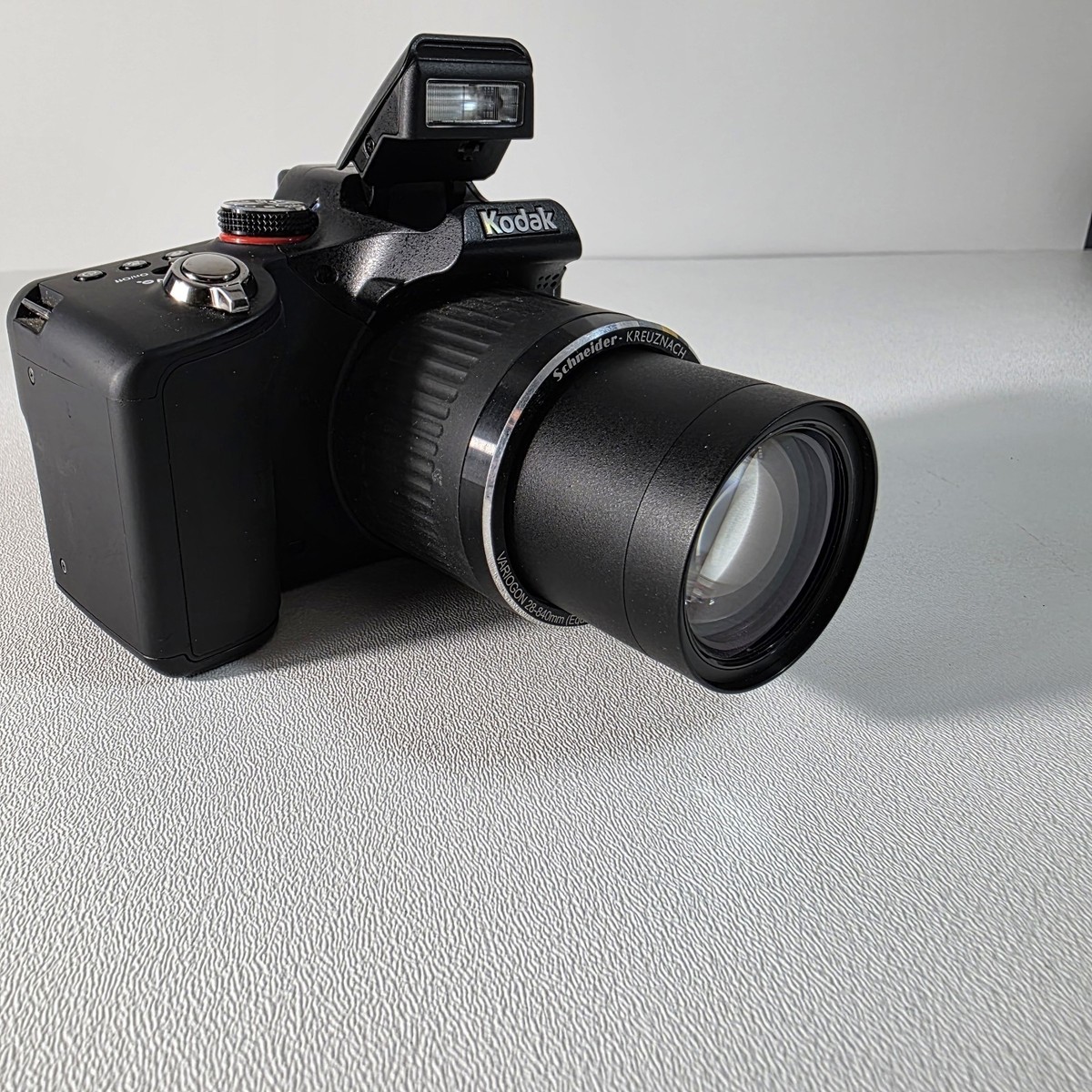 Kodak EasyShare Max Z990 Digital Camera 12.0MP Black 30X Optical