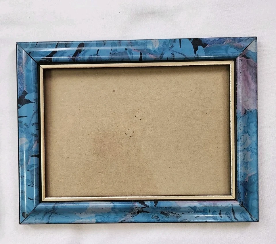 Lote de marcos de fotos de madera y metal mixtos de colección. 2x5, 4x6, 5x7 Foto 2 de 4