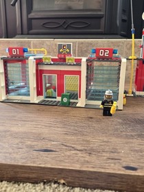 LEGO CITY: Fire Station (7208)