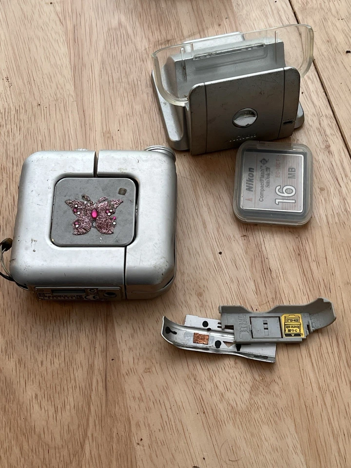 Nikon COOLPIX SQ 3.1MP 3x Zoom Digital Camera w/ CF Card, Rare Tested - Image 3 of 3