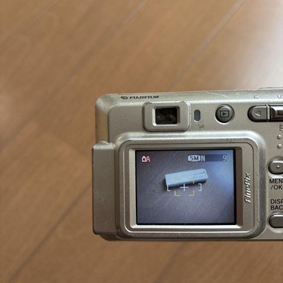 FUJIFILM FinePix A500 Compact digital camera with XD Card AA