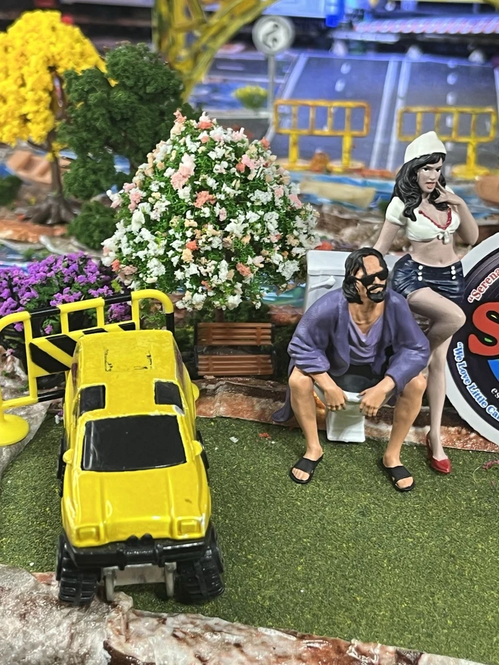 Hot Wheels Tall Ryder 1984 Rocky Mountain Rescue Ranger 4x4 1:64 MiniVan EX Cond - Image 3 of 4