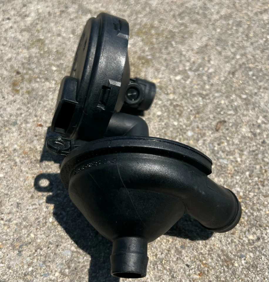 2003-2006 BMW 325i CRANKCASE OIL SEPARATOR 243K OEM 129128 - Image 2 of 4