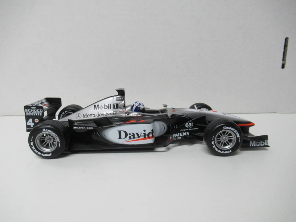 2001 Hot Wheels Mclaren MP4-17 F1 Formula 1 #4 - David Coulthard 1:18 Scale - Image 4 of 4