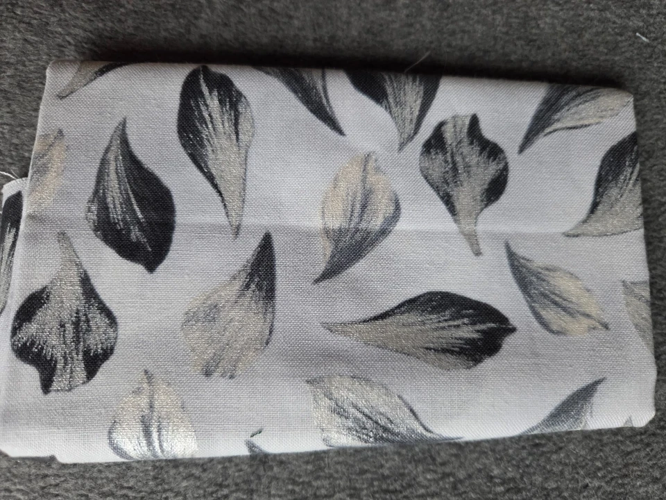 绗缝面料 (5) 黑色/白色/灰色四分之一码 — 第 3/4 张图片