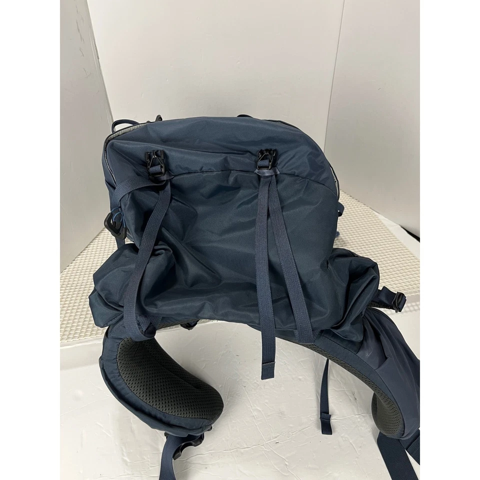 Mochila de viaje REI Co-op Traverse 60 para senderismo azul convertible mini al aire libre Foto 3 de 4