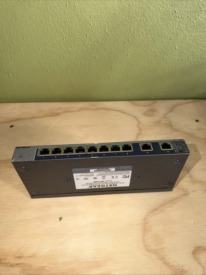 NETGEAR 10-Port Gig/10G Ethernet Unmanaged Switch (GS110MX) -with 8 x 1G, 2 x 10 - Image 2 of 4