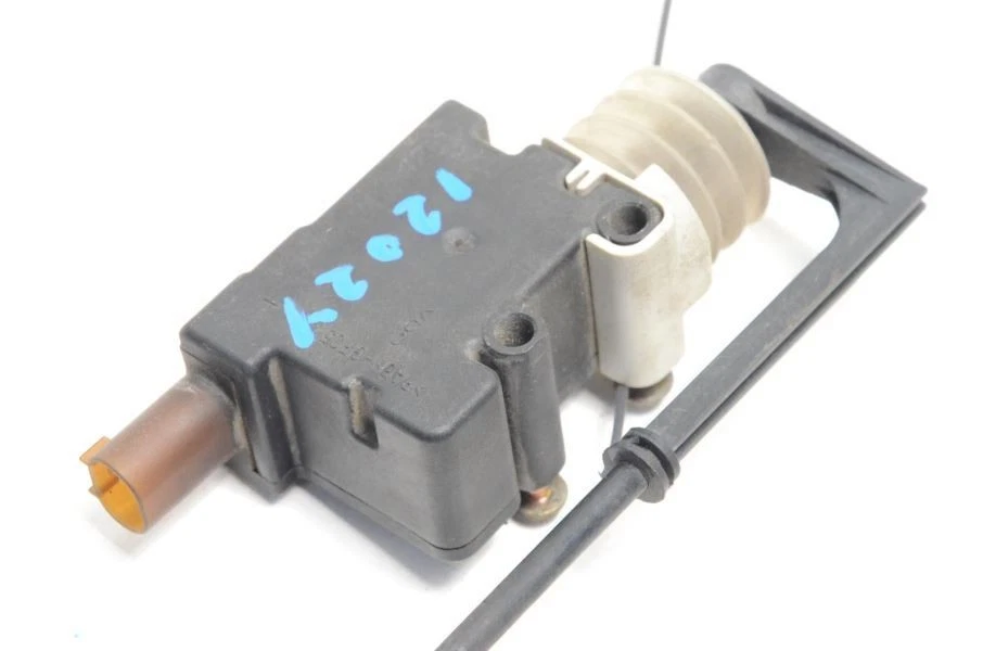 Actuador de puerta de llenado de combustible Porsche Cayman 987 2006-2008 2,7 L 99762411300 Foto 3 de 4