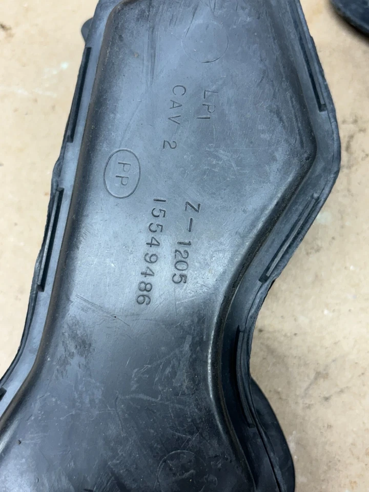 1988 1989 90 91 92 93 94 CHEVROLET GMC K1500 K2500 COWL VENT DUCTS 15549485/6 - Image 4 of 4