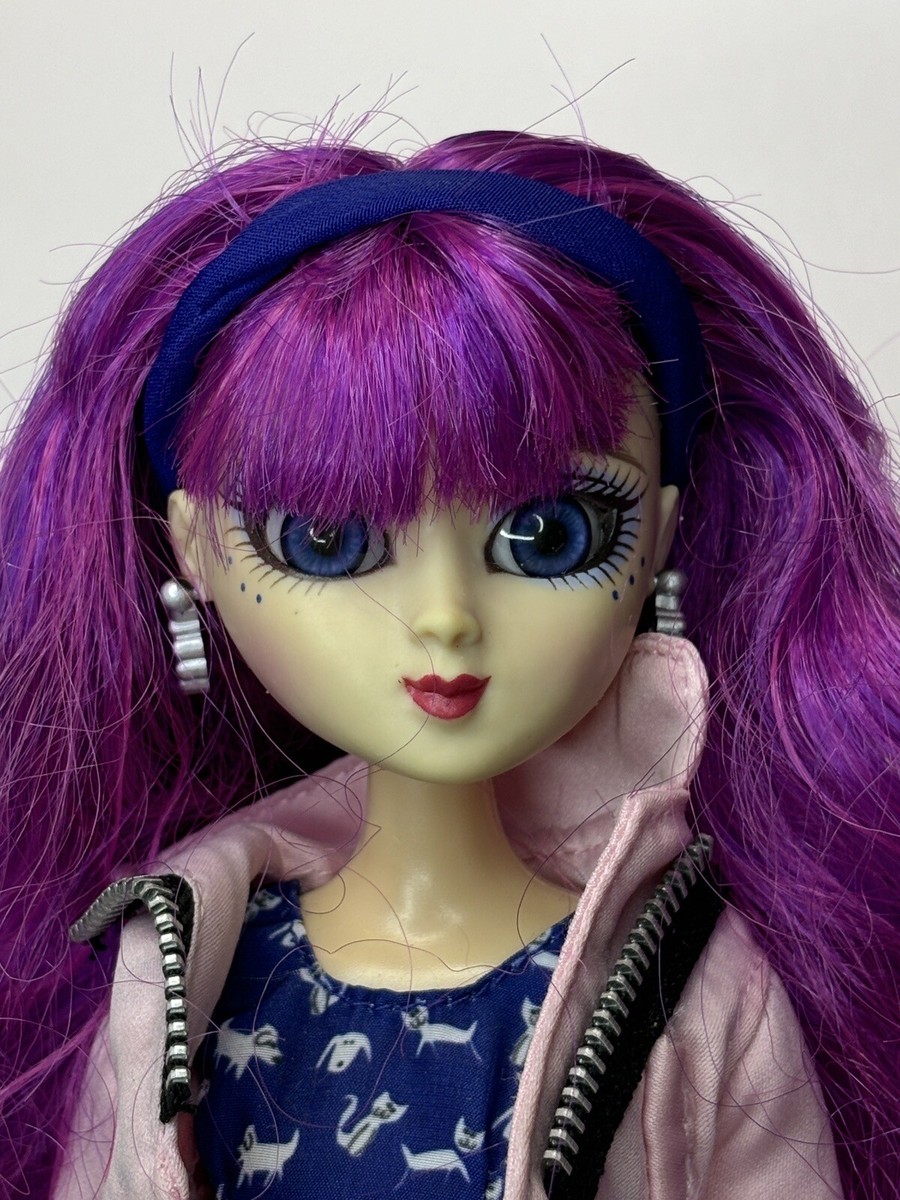 Zeenie Dollz Eco-Warrior Sini Doll W/ Stand | eBay