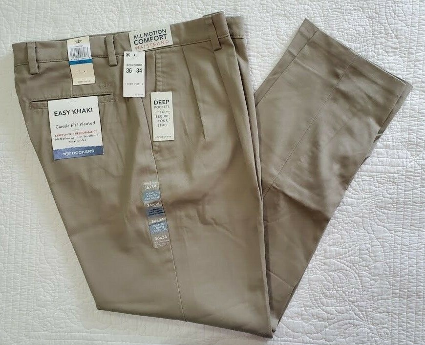 NEW Men's Dockers Easy Khaki Classic Fit D3 Pleated w Stretch Tan