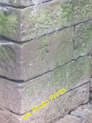 Foto 6x4 Ordnance Survey Schnittmarke Tonmawr diese OS Schnittmarke kann gefunden werden c2015