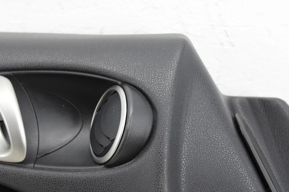 Panel de puerta del conductor izquierdo Nissan 370z Nismo 2009-2014 OEM KD82 Foto 2 de 4