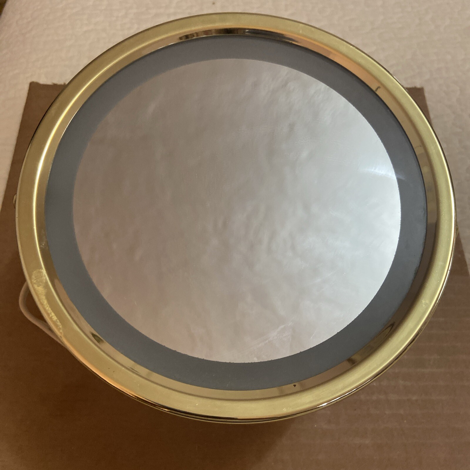 Lighted Magnifying Makeup Mirror 7