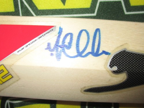 MICHAEL CLARKE SIGNED SLAZENGER MINI BAT (BACK OF BAT) + PHOTO PROOF & C.O.A - Picture 3 of 4