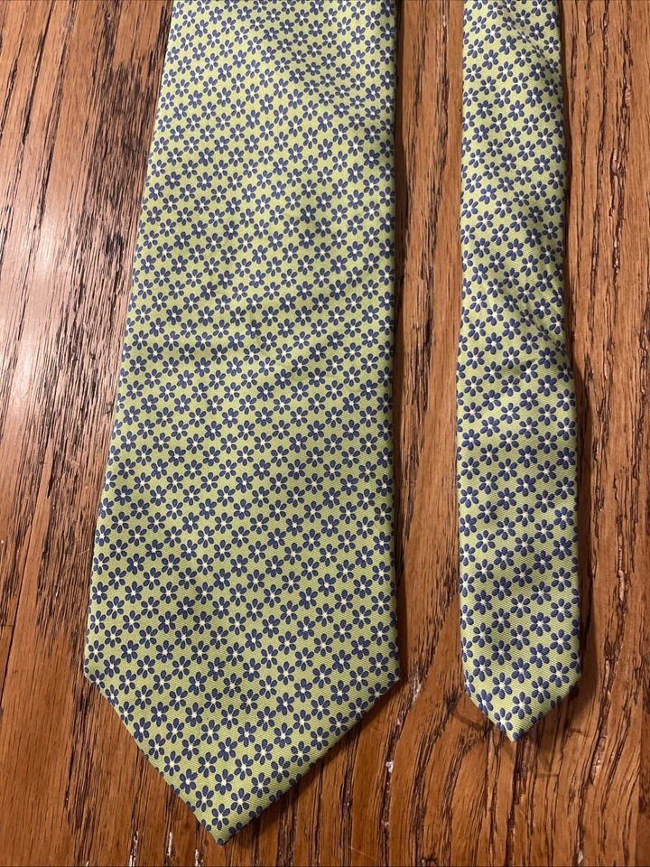 Gravata de seda floral minúscula Brooks Brothers / Brooks Basics em excelente estado usado feita nos EUA - Imagem 4 de 4