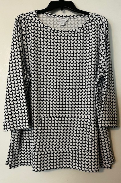 LIZ CLAIBORNE NAVY AND WHITE PRINT TOP XXL
