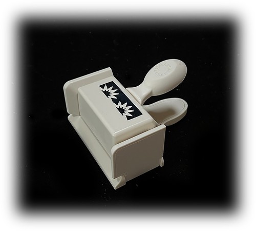 Martha Stewart Crafts Paper Punch Edge ONLY Starburst Design Trim EK Success - Picture 3 of 3