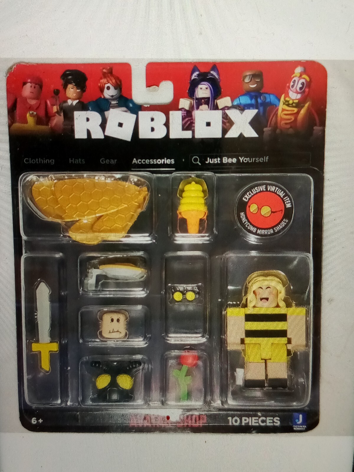 Boneco Roblox Avatar Shop Pack Figura Just Bee + Cód Virtual em