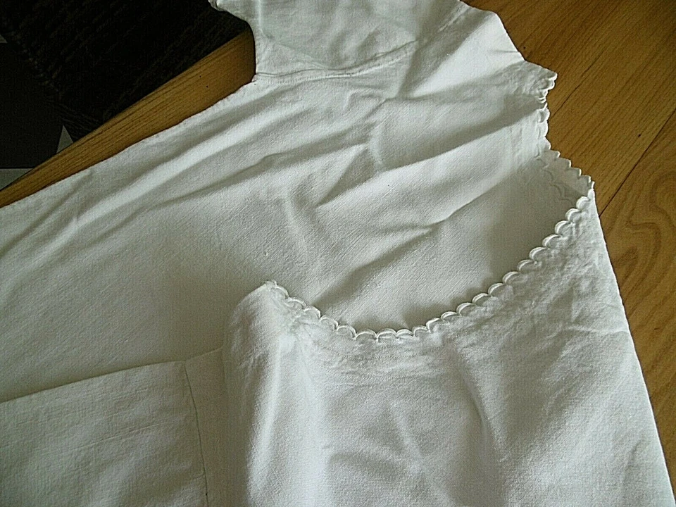 Robe chemise lin  ancienne avec monogramme M L   - Photo 4/4