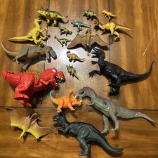 Lot Of 18 Plastic Toy Dinosaur Figures Various Sizes 