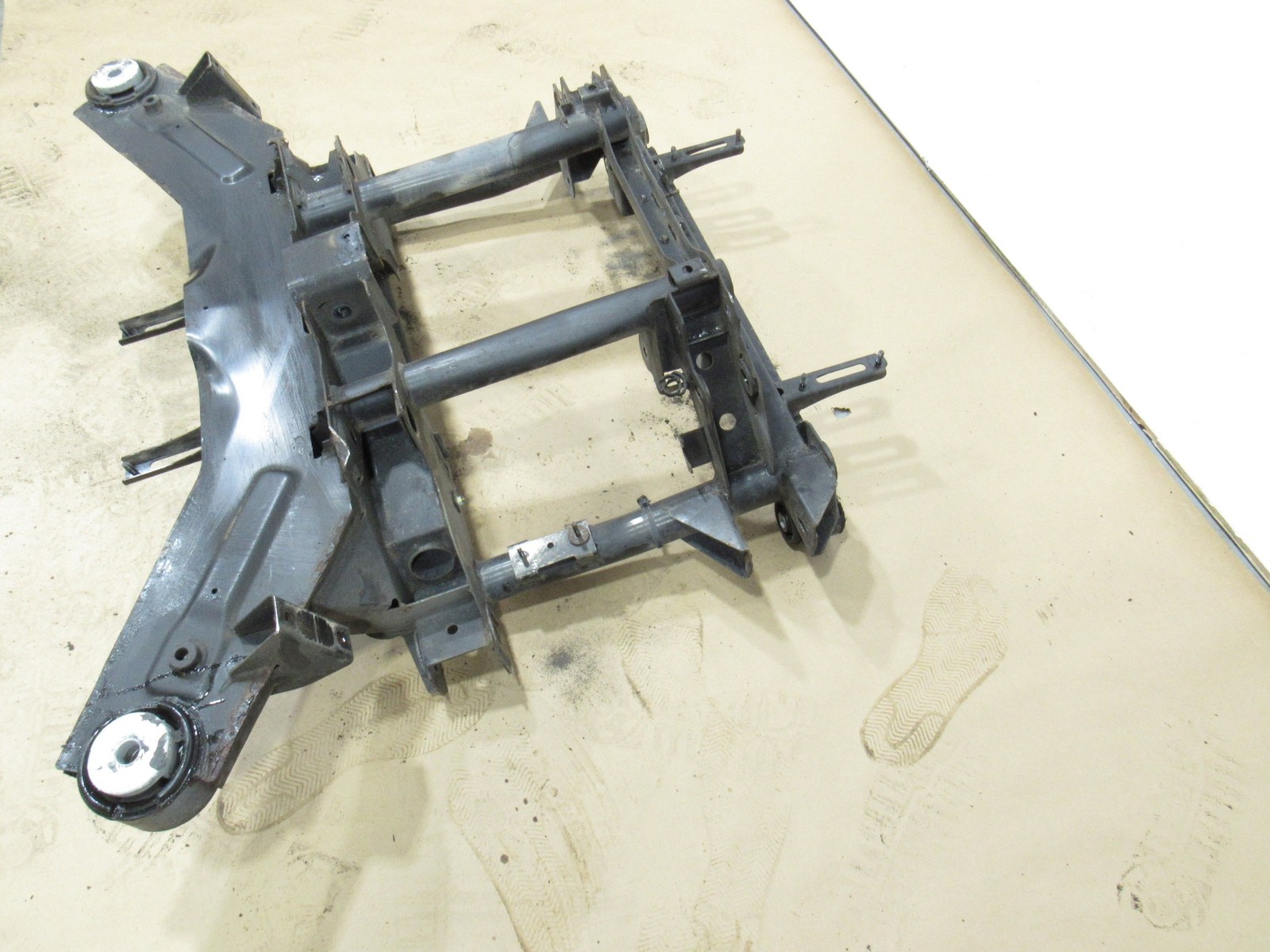 10-20 Bentley Mulsanne 2012 Rear Suspension Subframe Cradle Crossmember Y2