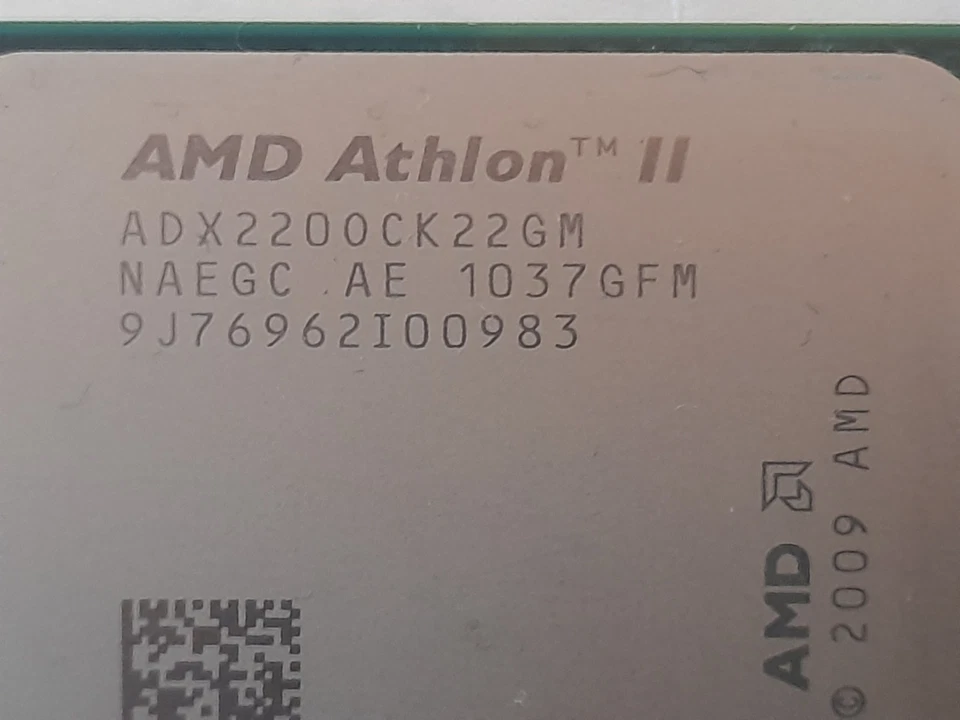 processor AMD Athlon II X2 220 / 2.8 ghz / Socket AM3 - Image 2 of 3