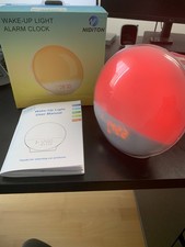 Wecker Lichtwecker Wake up light Tageslichtwecker mit FM Radio