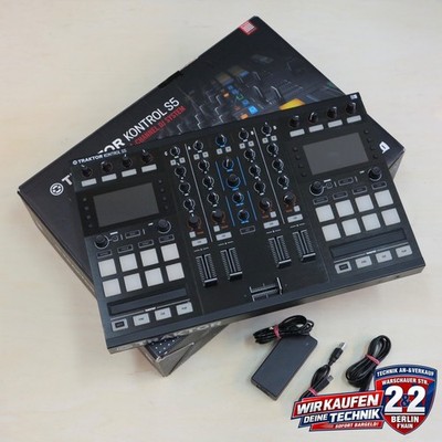 Native Instruments - Traktor Kontrol S5 - 4-Deck DJ-Controller
