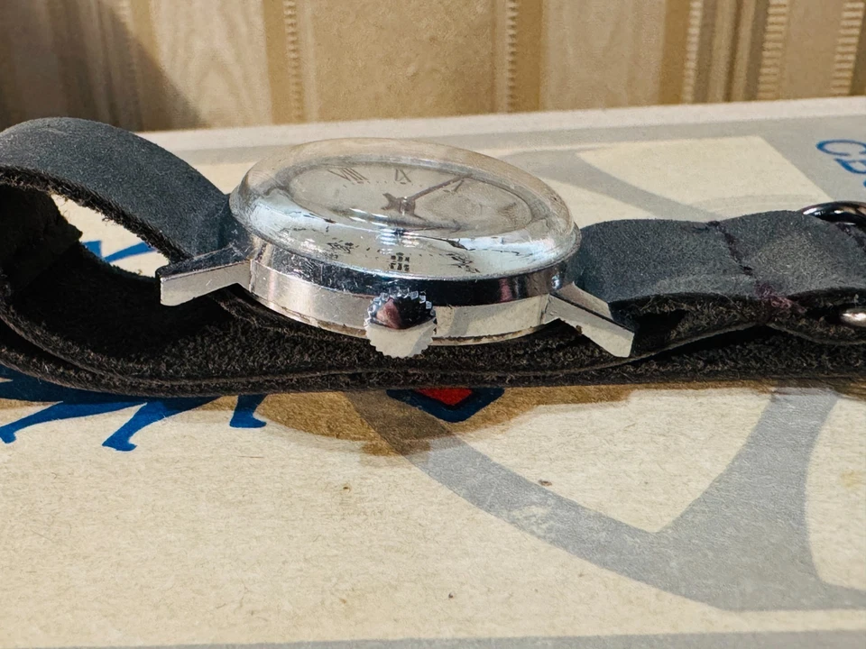 Reloj Pulsera ZIM Soviético 15 Joyas Mecánico URSS Números Romanos Foto 3 de 4