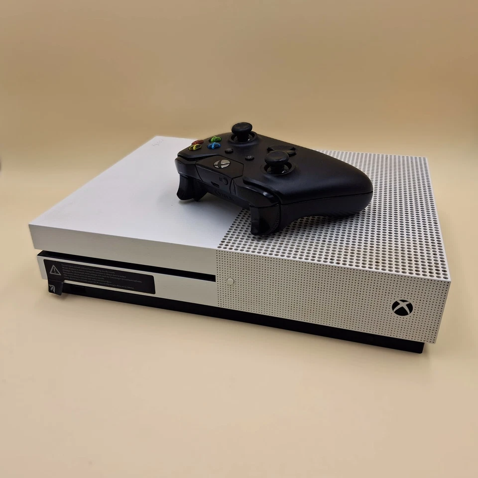 Microsoft Xbox One S, foto 1 di 5