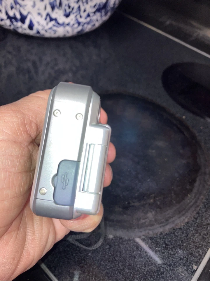 Polaroid A500 5.0 MP Digital Camera - Silver - Image 3 of 4