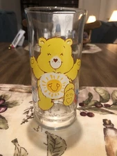 Vintage 1983 Care Bears FUNSHINE BEAR Pizza Hut Drinking Glass * MINT *