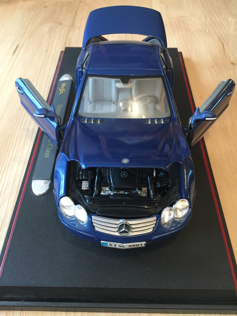 MAISTO, 1:18 Scale Premiere Edition MERCEDES-BENZ SL-CLASS