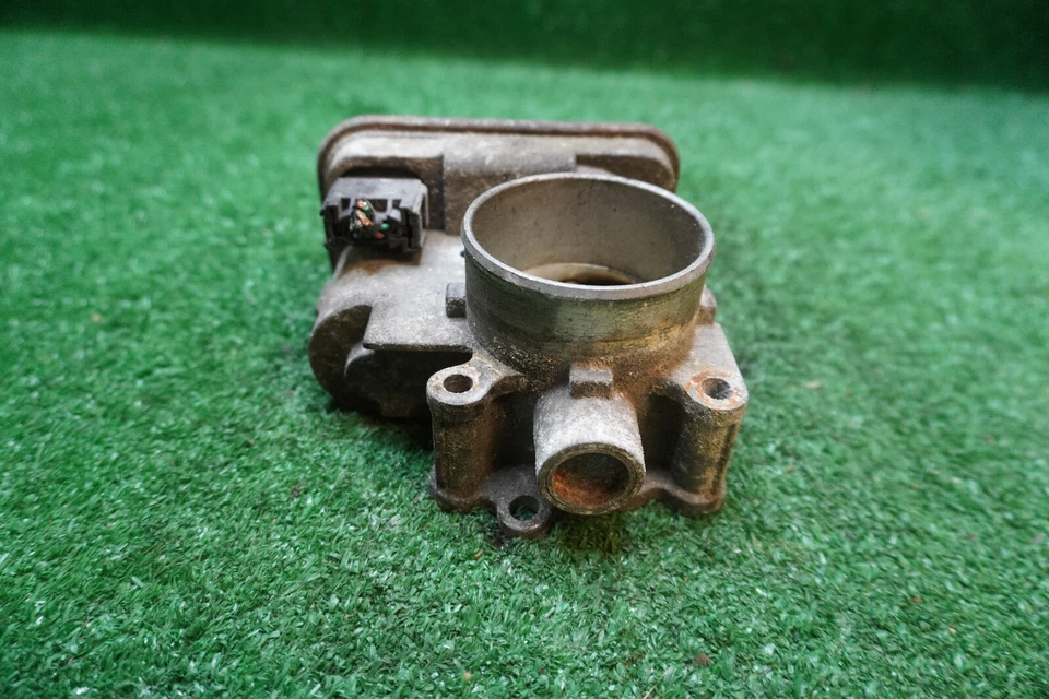 Jeep Compass 2012 2,4 L carrocería del acelerador OEM 04891735AC Foto 3 de 4