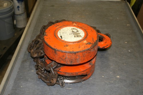 CM Series 622 2 Ton Manual Chain Hoist - Picture 3 of 11