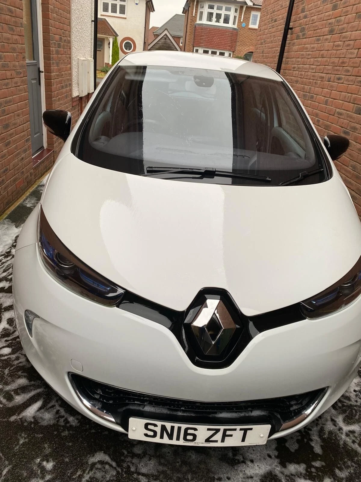 Renault Zoe Electric. Spares or Repair. - Picture 1 of 11