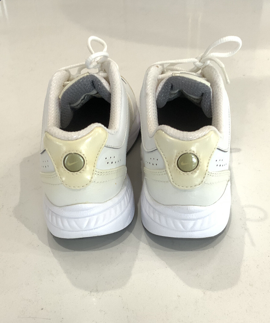 Nike Women’s Steady Run 7 White Leather Cross Trainers Running Shoes