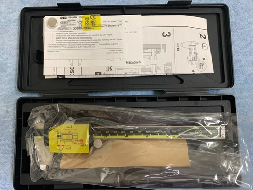 mitutoyo 500-196-30 digital caliper 0-6"