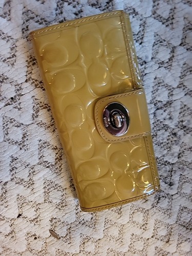 Coach PEANUT Wallet